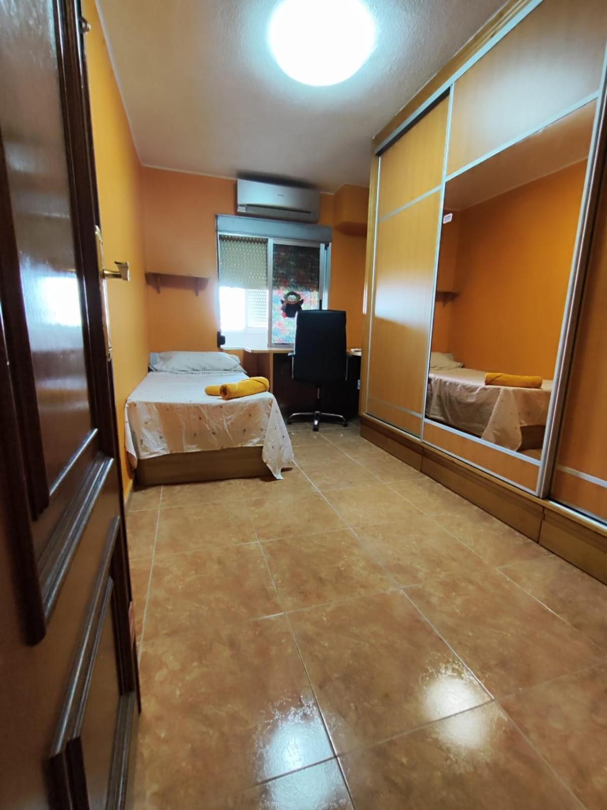 Valencia Avenida Del Puerto Private Rooms エクステリア 写真